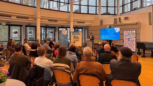 Foto: Landrat Sandro Zehner beim Start des Pilotprojektes "Feedback-Forum".