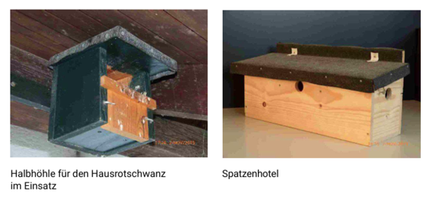 Zu sehen sind zwei Vogelhäuser aus Holz an der Hauswand.