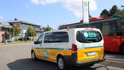 Auf dem Wochenmarkt in Taunusstein-Hahn auf dem Dr. Peter-Nikolaus-Platz können sich Interessierte über EMIL informieren.