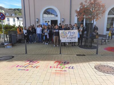 Demokratiekonferenz „Platz für Vielfalt“ lockte 90 – meist Jugendliche – Zuhörer in den Alleesaal / Klares Zeichen gegen Ausgrenzungen setzen