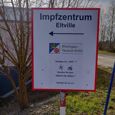 Impfzentrum Eltville bietet umfangreiche Unterstützung für Menschen mit eingeschränkter Mobilität.