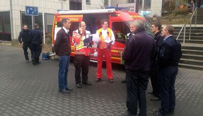 Einsatzsimulation vor dem Kreishaus.